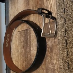 Bosca black leather belt size 32, unisex